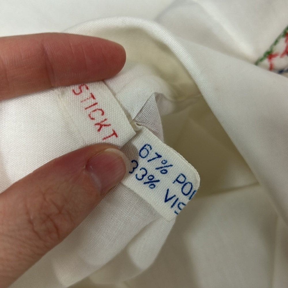 Embroidered White Blouse with Floral Design small vintage handbestickt - Picture 8 of 8